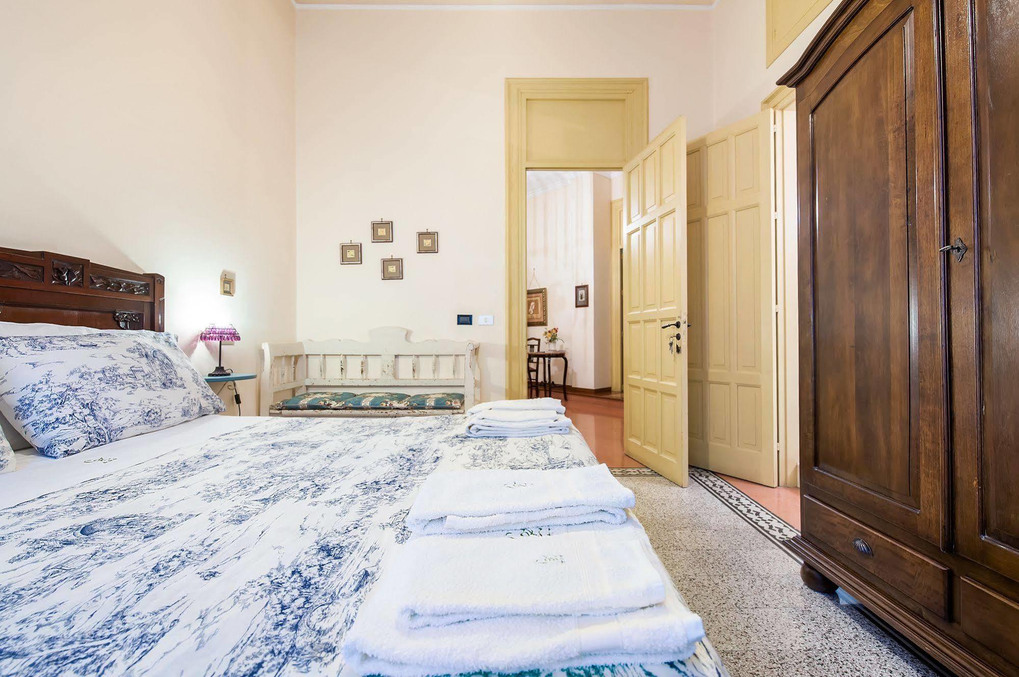 La Casa Di Zoe - Locazioni Turistiche Bed & Breakfast Palermo Exterior photo